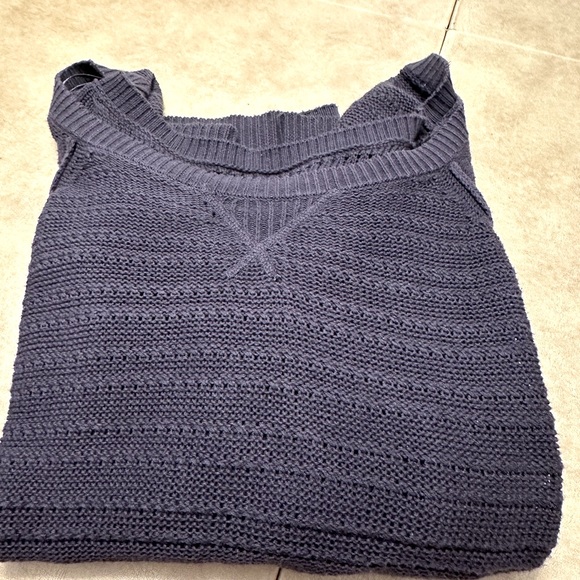 American Eagle Outfitters off the Shoulder pull over Sweater - Picture 5 of 5